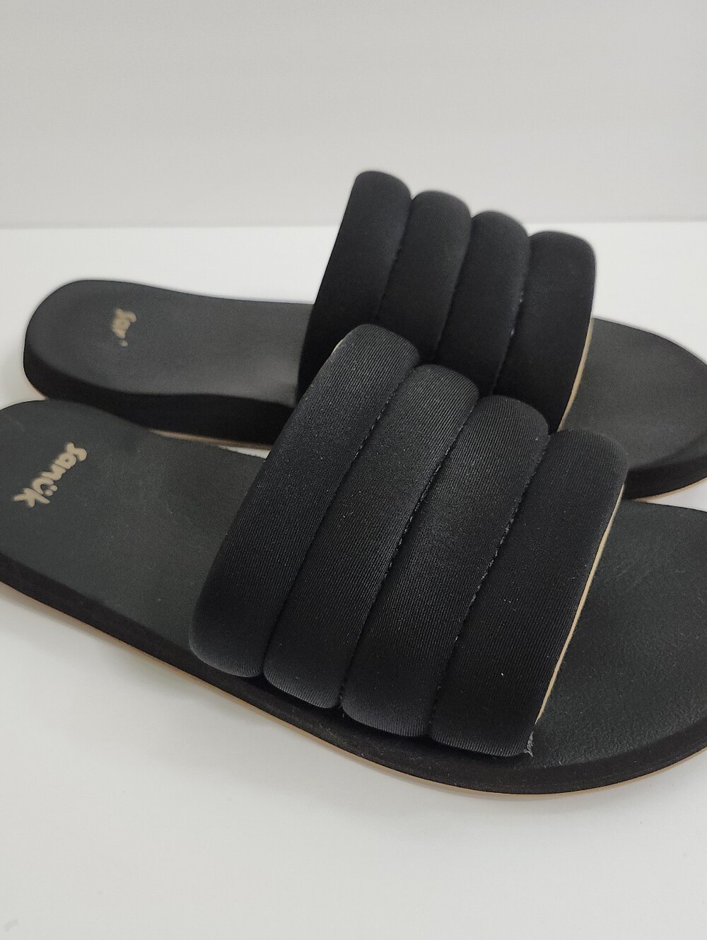 SANUK PUFF M SLIDE Soft Top #1132423 BLACK Comfort Slide Sandal Womens 9US/40EU